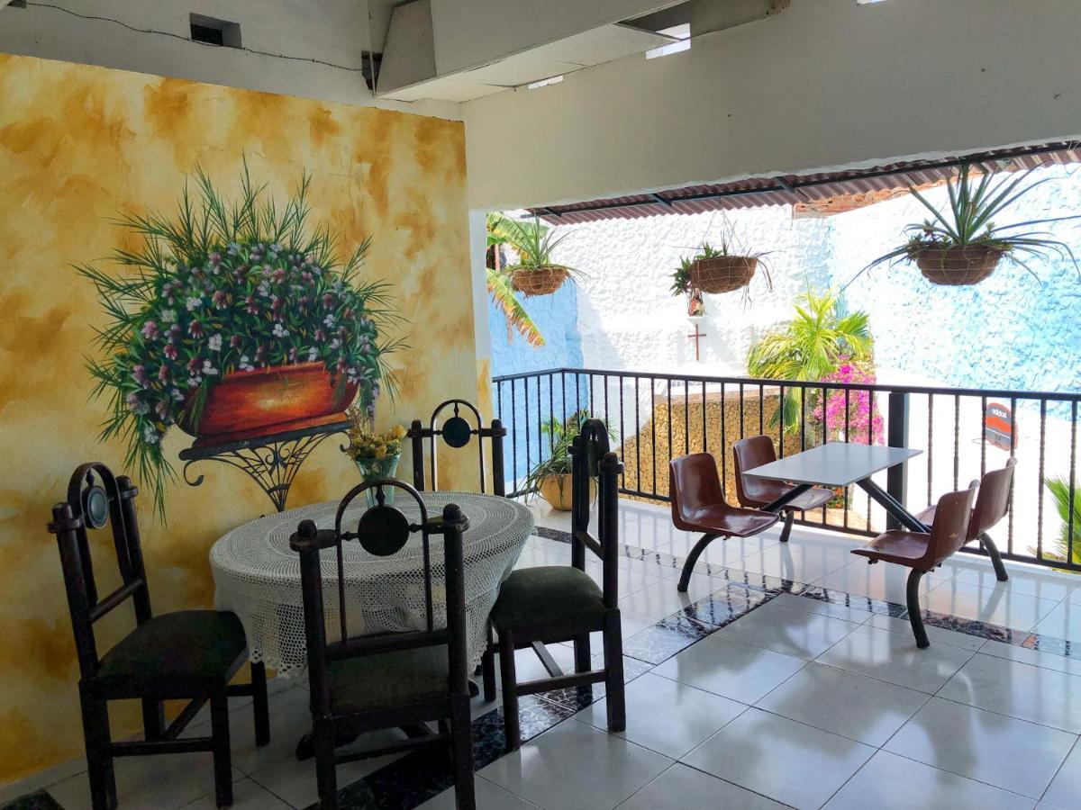 Hotel Plaza Confort Girardot Exteriör bild
