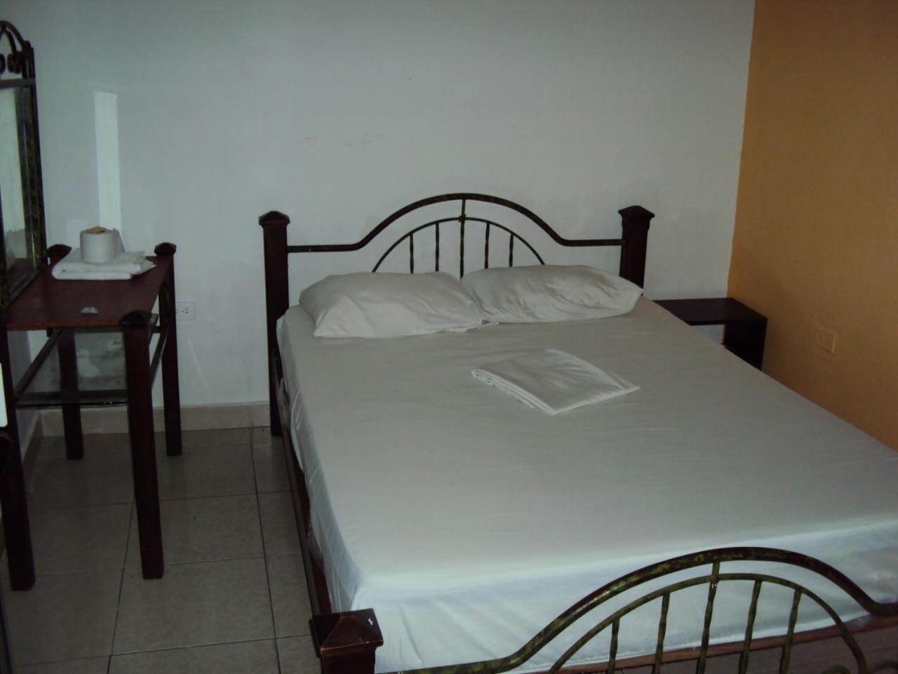 Hotel Plaza Confort Girardot Exteriör bild