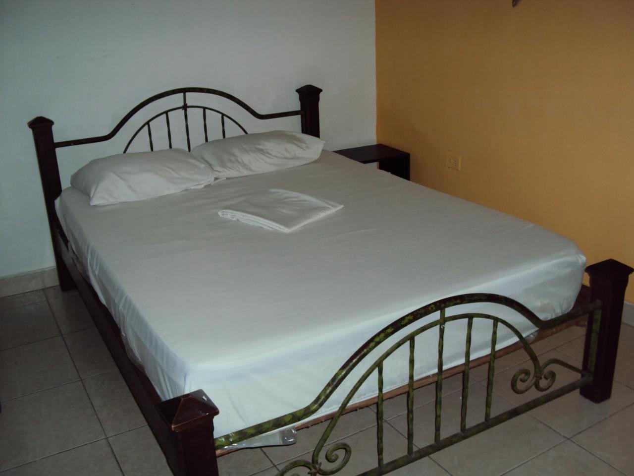 Hotel Plaza Confort Girardot Exteriör bild